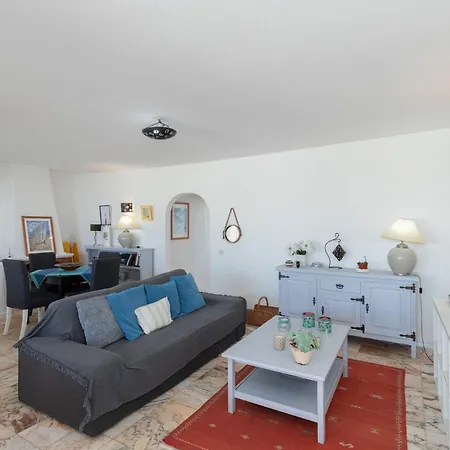 Marina Apartment *